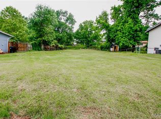 11737 Vizcuya Ct, Florissant, MO 63033