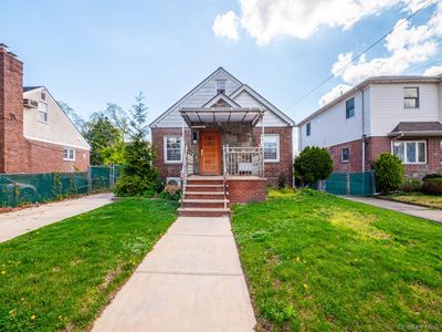 6525 167th Street, Fresh Meadows, NY, 11365