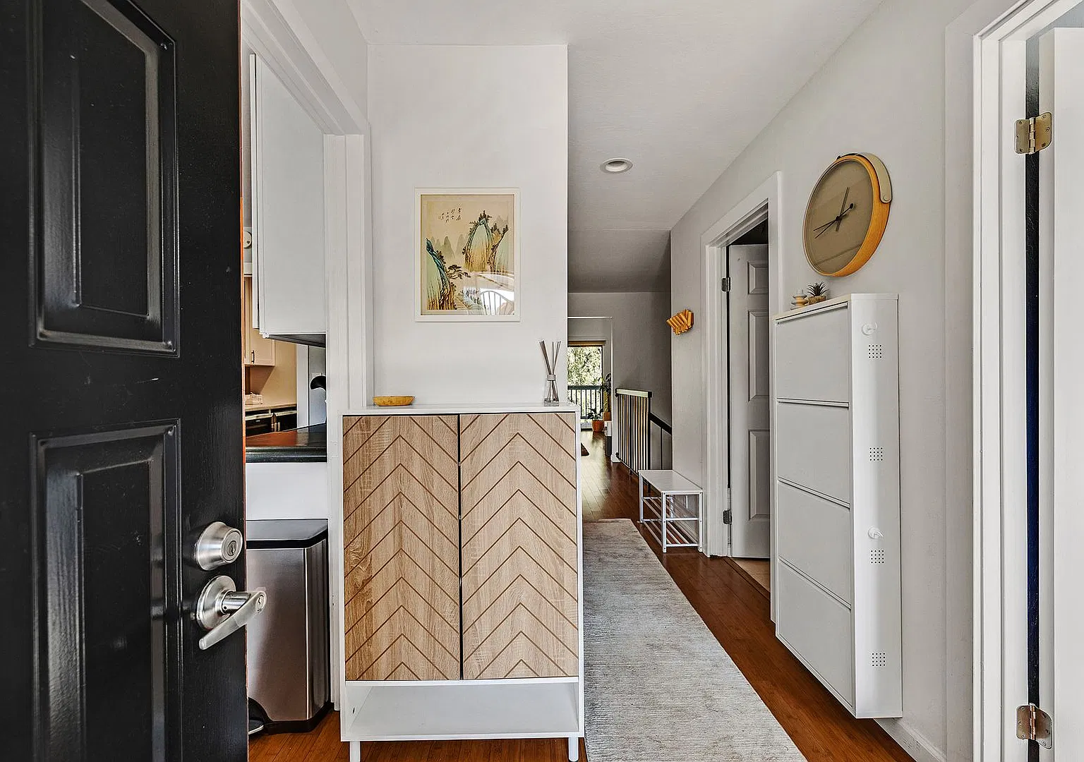 Large, Remodeled 3Bed/2.5Ba Townhome in Hayward Gated Community — Photo 2