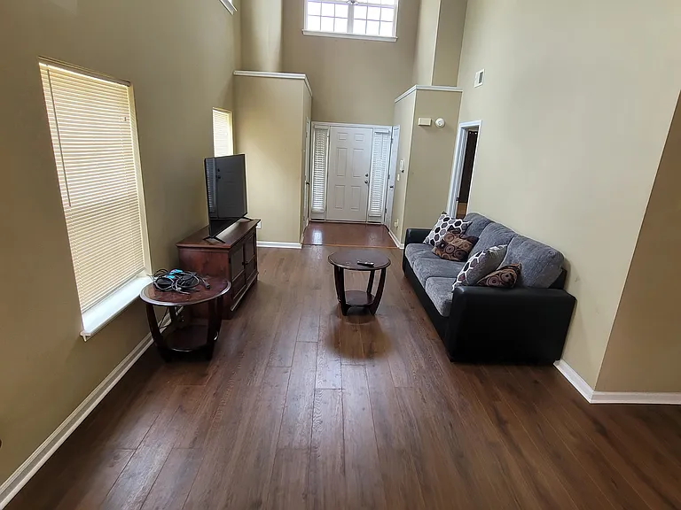 2510 Stadium Dr — Photo 8