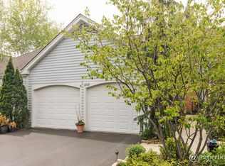 849 Sutton Ct, Lincolnshire, IL 60069