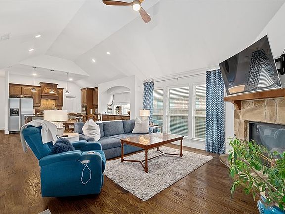 3rd image of 1014 Stanbridge Dr