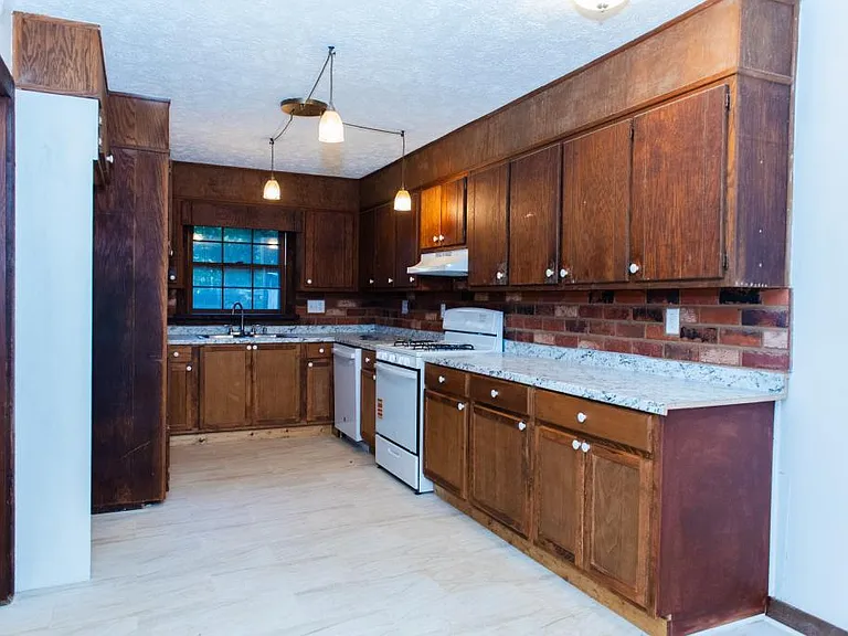 8288 Webb Rd — Photo 6