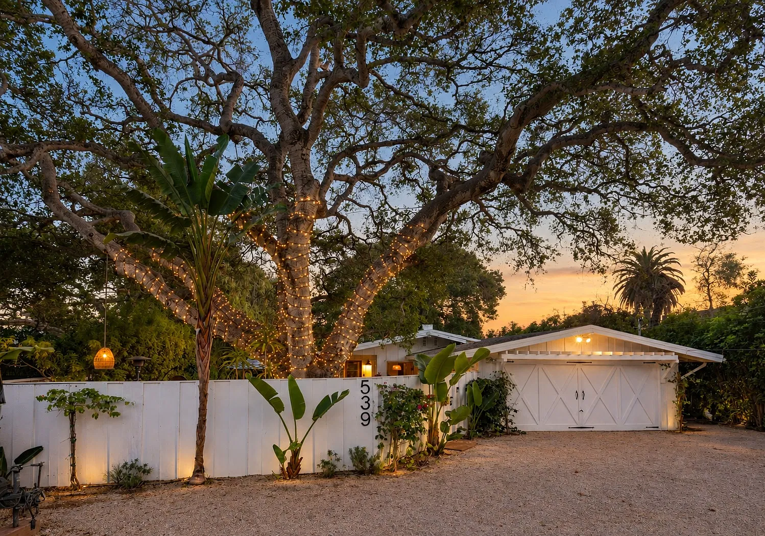 539 Santa Rosa Ln — Photo 1