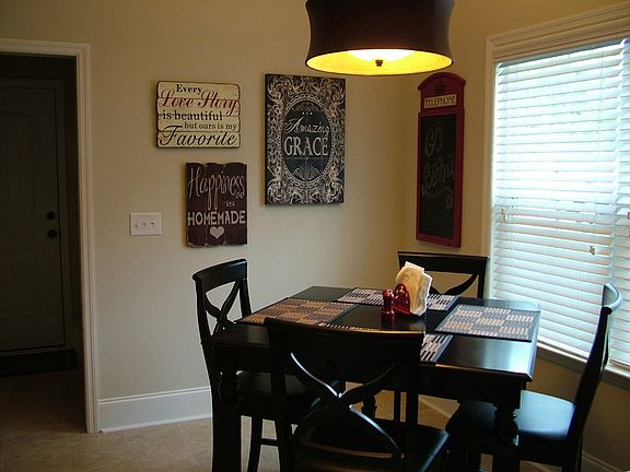 4th image of 328 Loudoun Drive