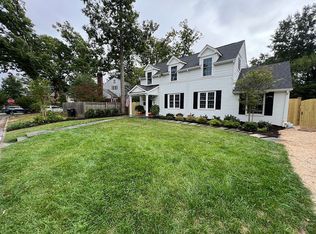 902 Beverley Dr, Alexandria, VA 22302