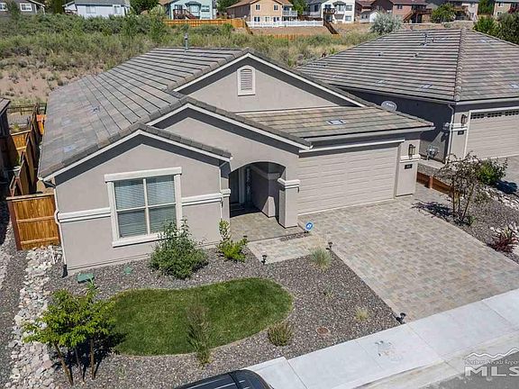 2nd image of 713 Sweet Briar Ln