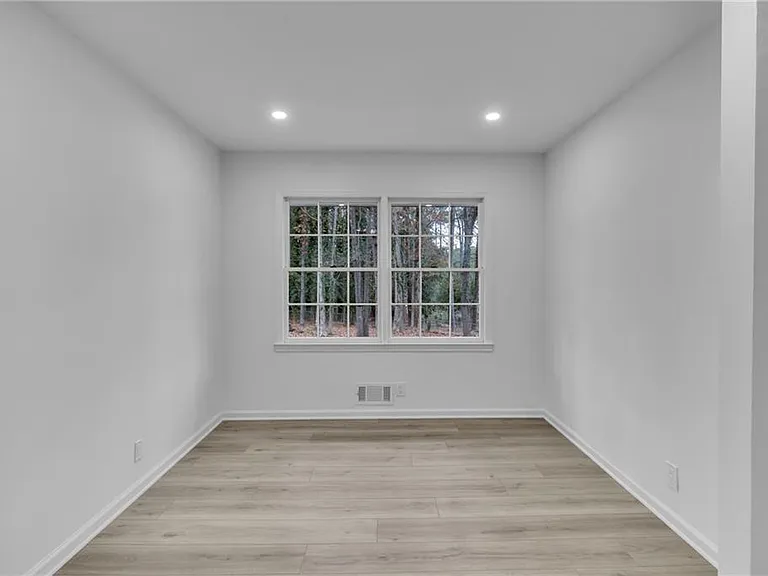 3296 Columbia Woods Dr — Photo 15