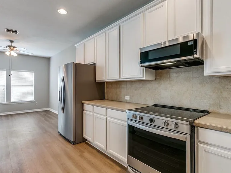3725 Vienna St — Photo 6