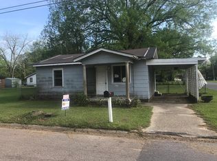 1142 Spriggs St, Laurel, MS 39440