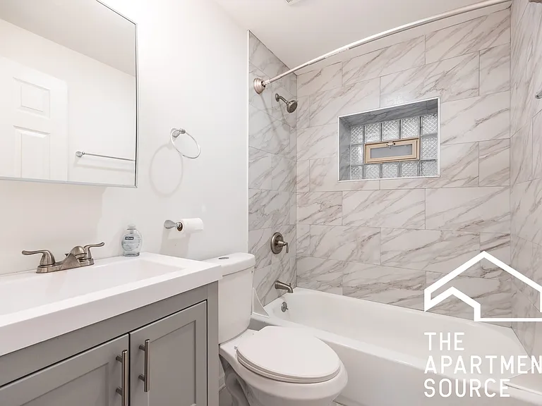1638 W 18th Pl #1R — Photo 8