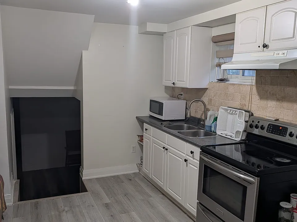 6393 Chaumont Cres