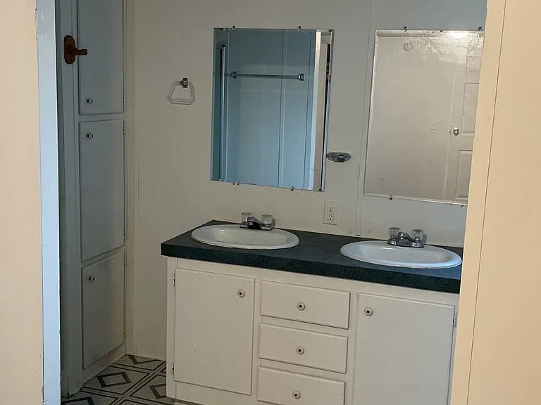521 E Veterans Memorial Blvd #66 — Photo 8