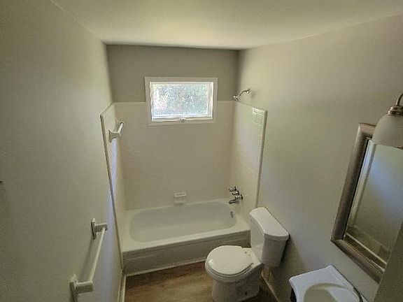 4th image of 324 Todd Branch Dr