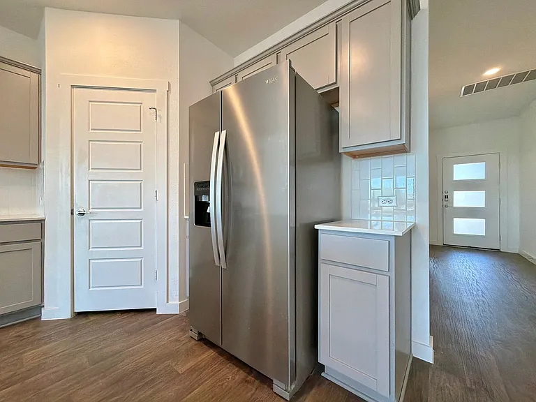 2901 Louris Ln — Photo 11