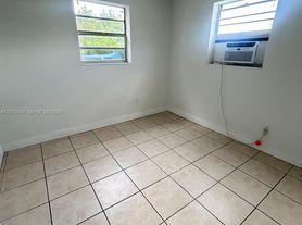 5727 Fletcher St, Hollywood, FL