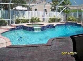 313 SW 187th Ter, Pembroke Pines, FL 33029