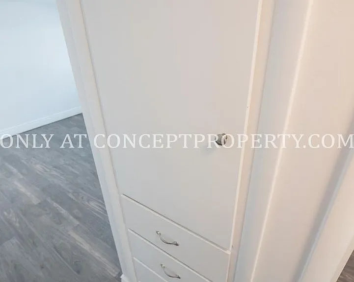 227 E St — Photo 38