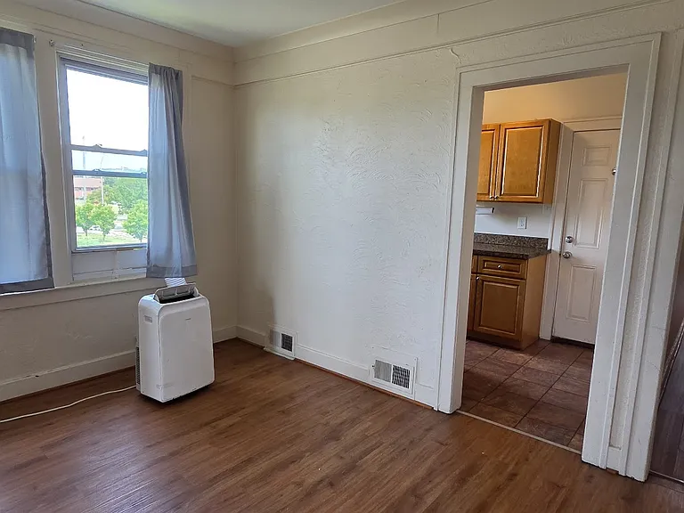 3410 Rosa Parks Blvd — Photo 7