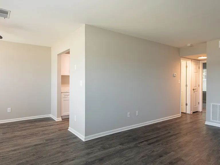 Yorkview Apartments — Photo 6