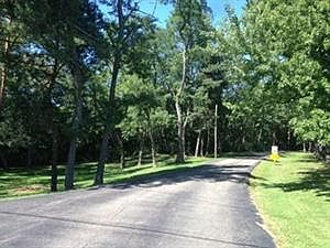 5th image of 401 Edgewater Dr #D401