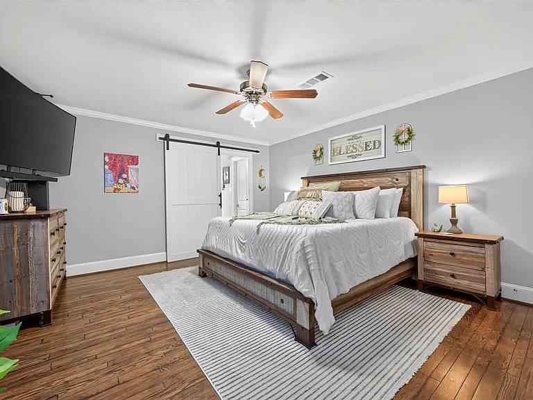 746 Stone Mountain Dr — Photo 34
