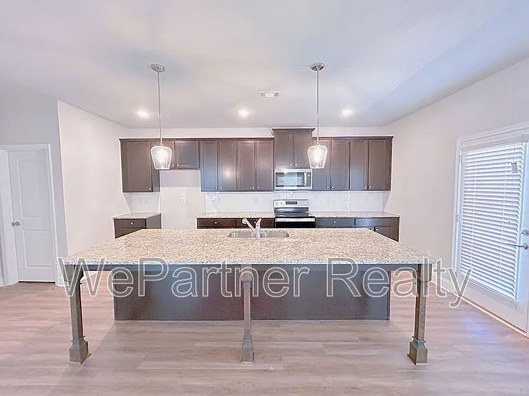 2614 Mills Commons Dr — Photo 7