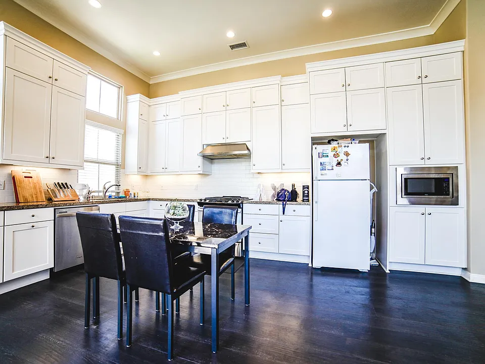 Spacious kitchen