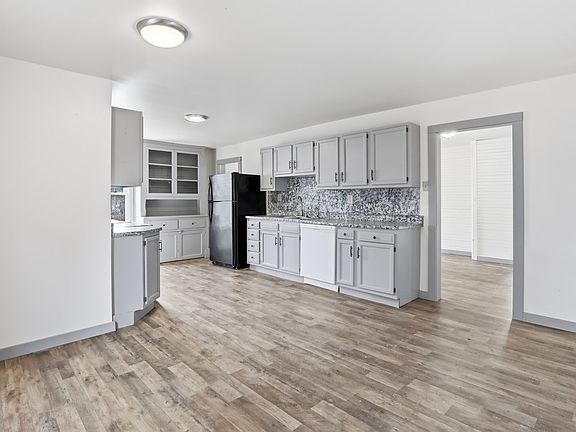 5th image of 144 Fassett Rd