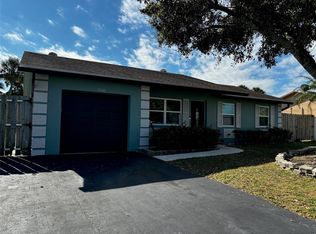 9548 Richmond Cir, Boca Raton, FL 33434