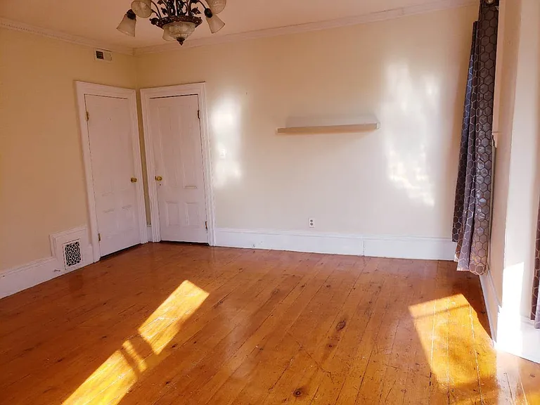Lake Ave — Photo 14
