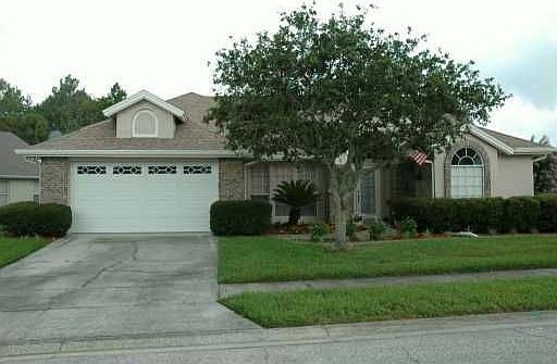 Large Beautifully landscaped yard