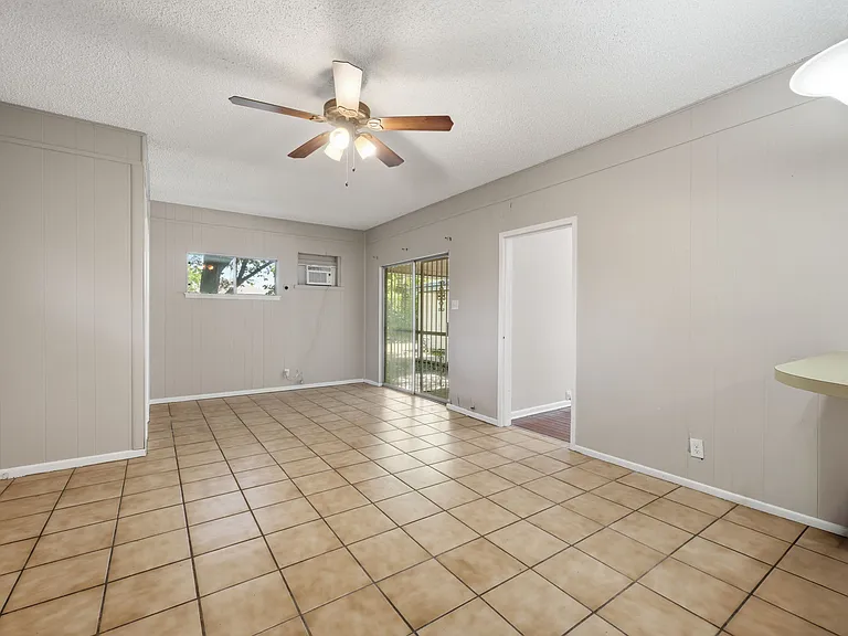 543 Avant Ave — Photo 10