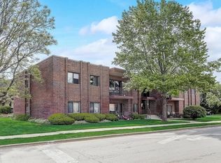 105 S Arlington Ave APT 102, Elmhurst, IL