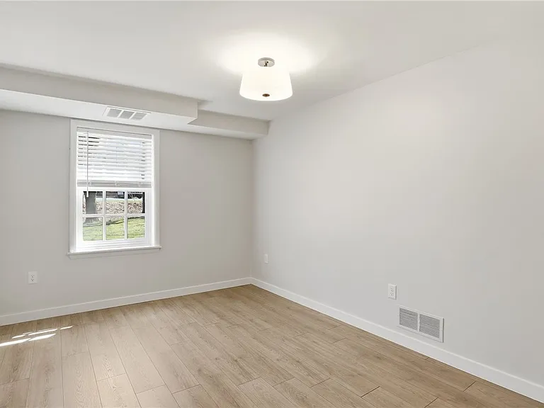1474 Marsh Rd — Photo 15