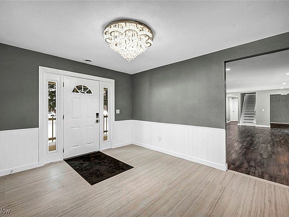 3rd image of 10831 Chillicothe Rd