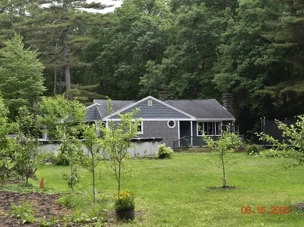 252 Howe St, East Brookfield, MA 01515