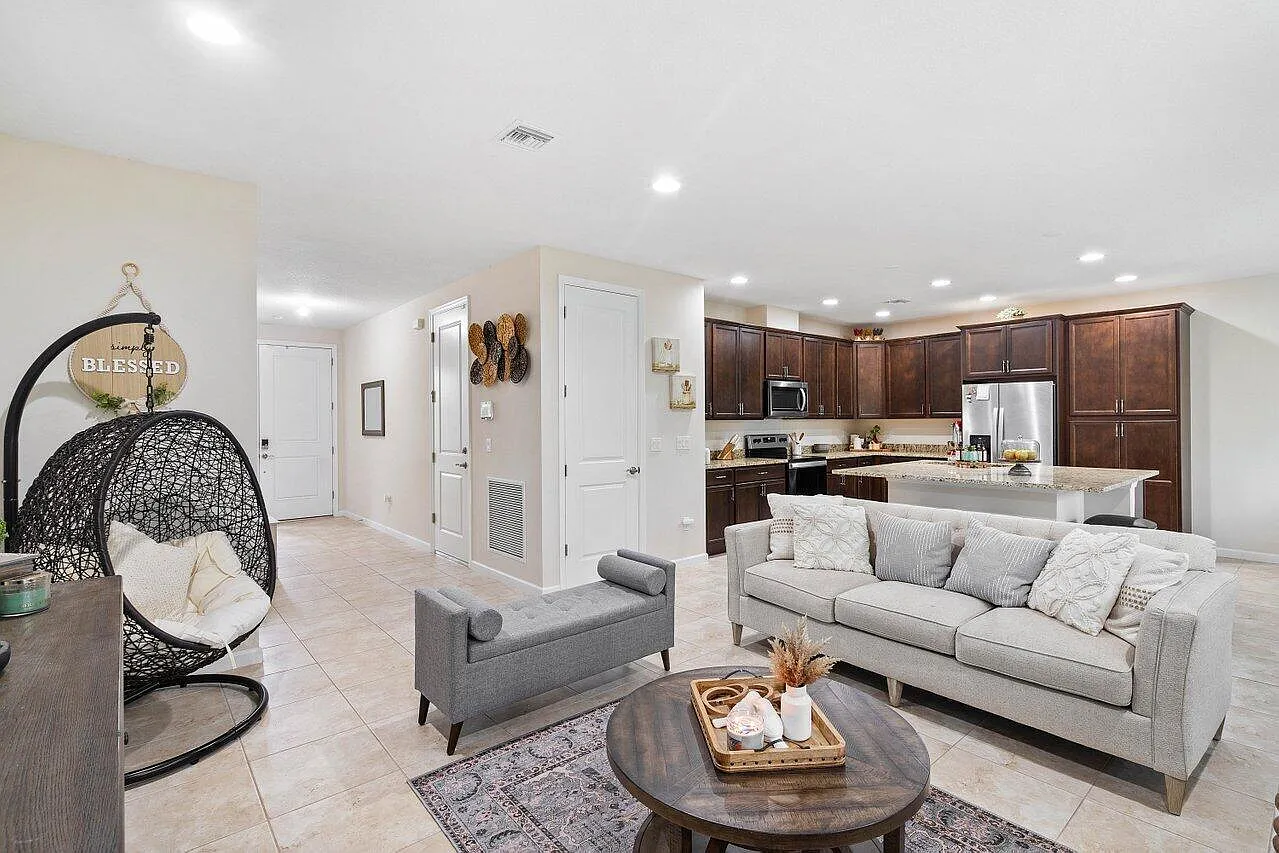 3 bed, 2.5 bath, 2138 sqft, $3,500 — Photo 4