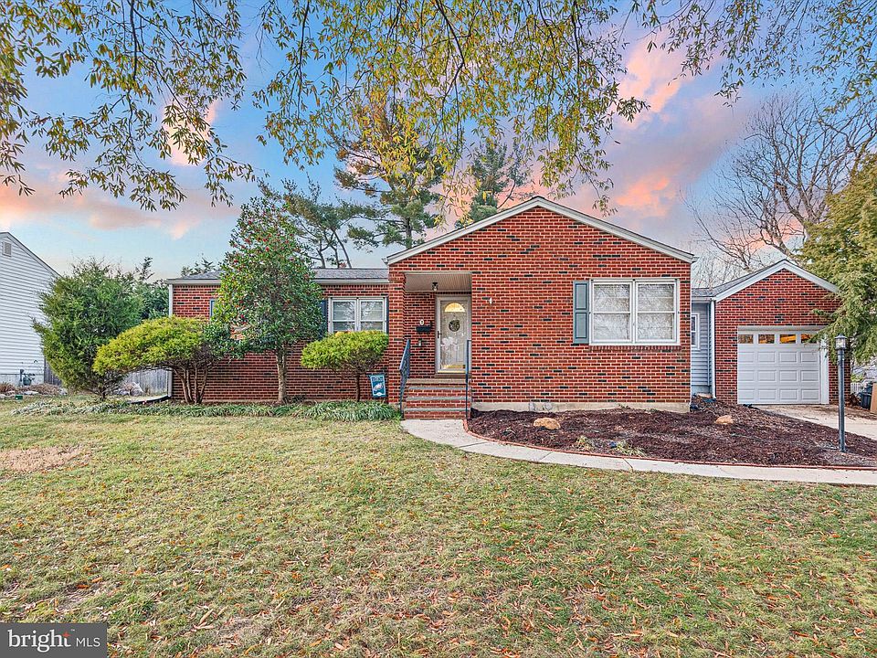 1st image of 32 Whitehall Cir