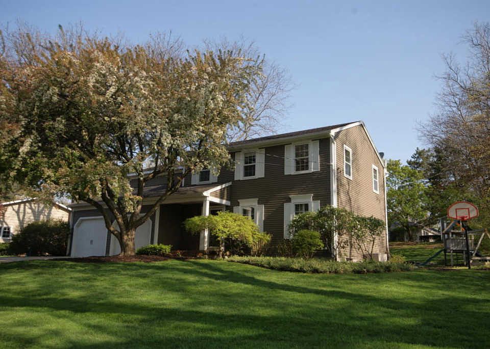 1st image of 694 Greenbrier Dr SE