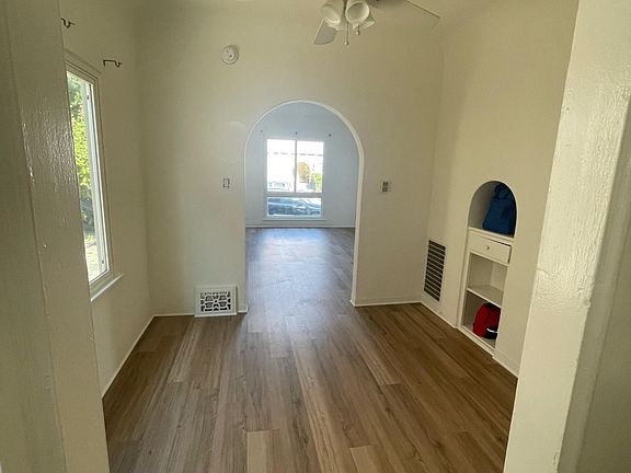 5th image of 415 N Sierra Bonita Ave #415