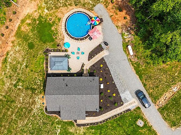 4th image of 2666 Vaughan Rd