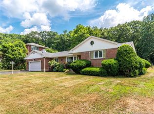 11 Burr St, Portland, CT 06480