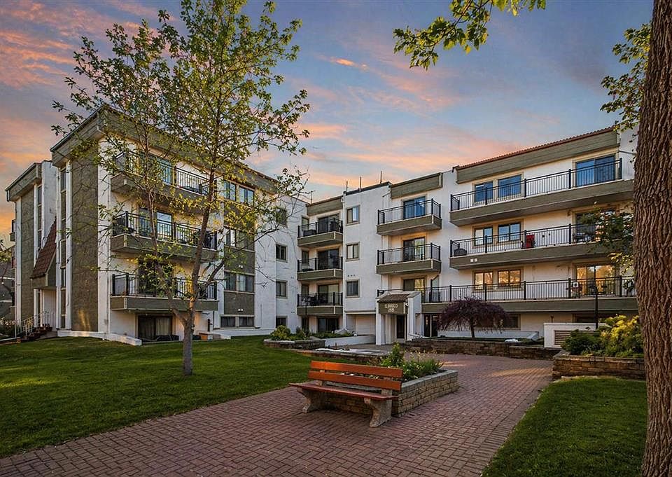 1st image of 723 S 57th Ave SW #215