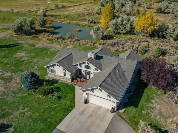 21 Creek Ln, Cody, WY 82414