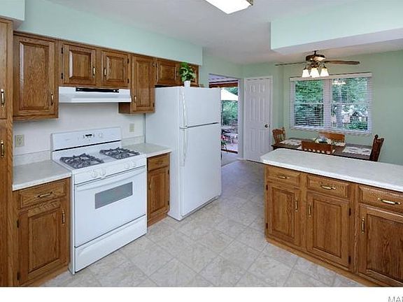5th image of 1002 Bridgeport Dr