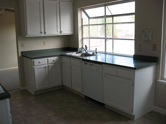 3rd image of 1183 Johnson Ave