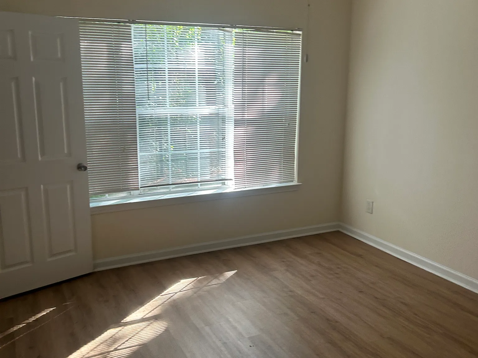 2 bed, 1100 sqft, $1,325 — Photo 4