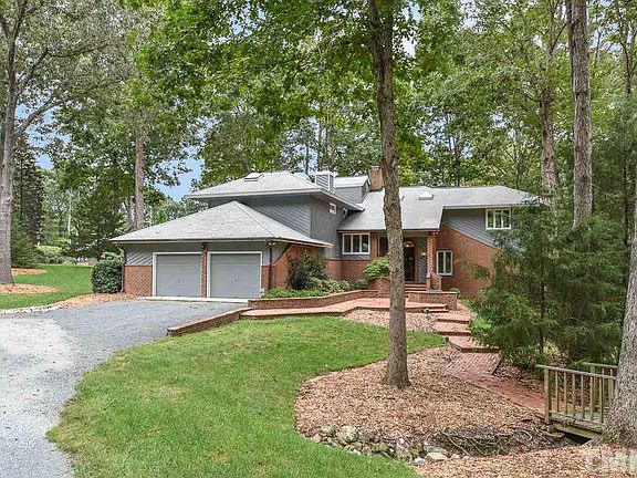 2nd image of 112 Stoneridge Dr