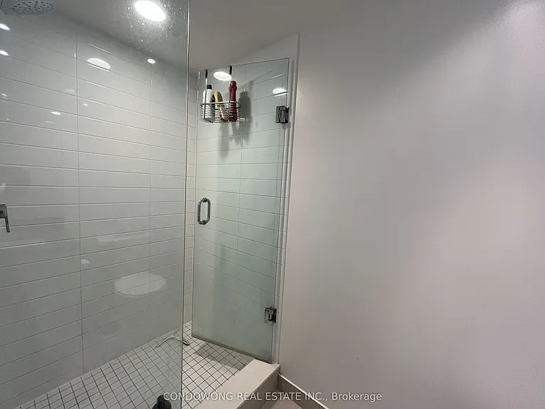 400 Adelaide St E #1910 — Photo 9